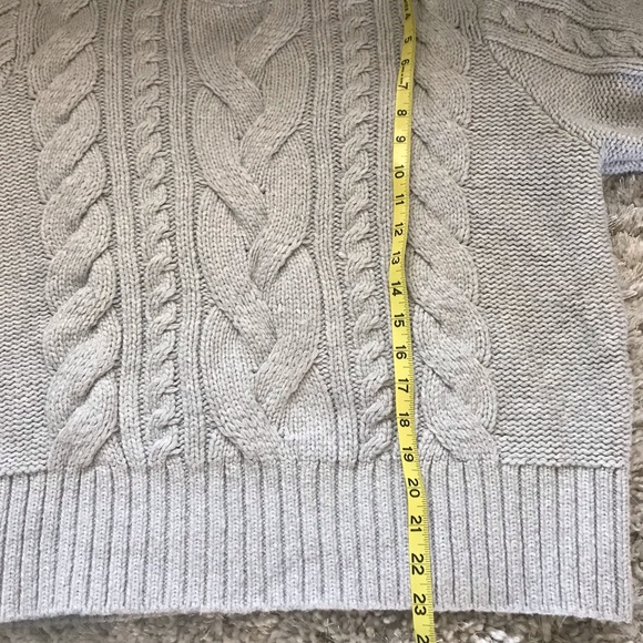 Banana Republic Cable Knit cropped Sweater - Picture 8 of 11